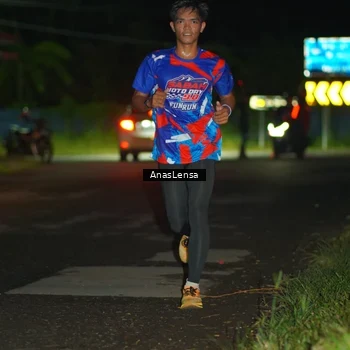 Runner Photo 6038659