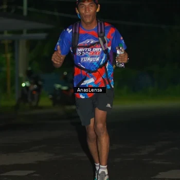 Runner Photo 6038724