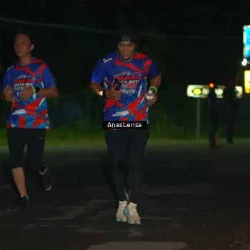 Runner Photo 6038743