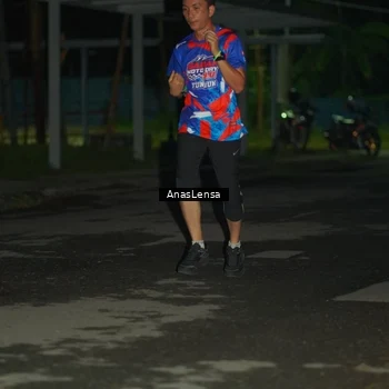 Runner Photo 6038748
