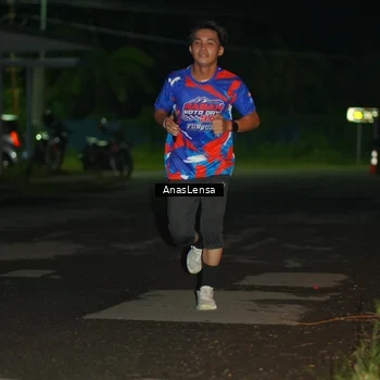 Runner Photo 6038759