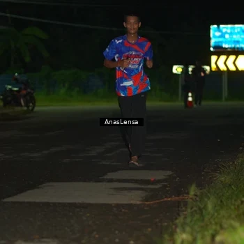 Runner Photo 6038842