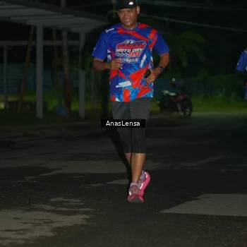 Runner Photo 6038917