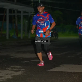 Runner Photo 6038918