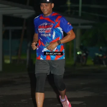 Runner Photo 6038919