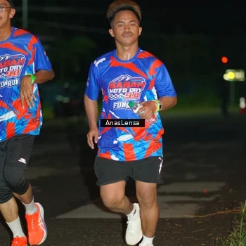 Runner Photo 6038974