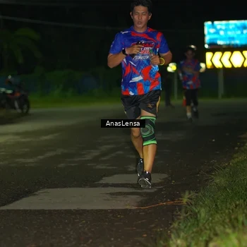 Runner Photo 6038978
