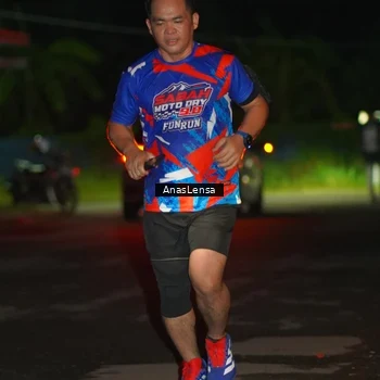 Runner Photo 6039043