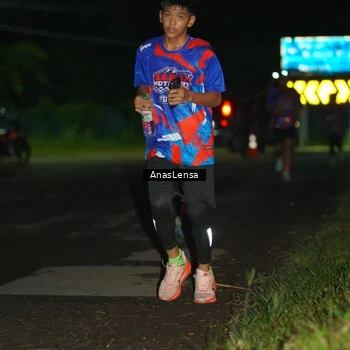 Runner Photo 6039103