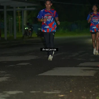 Runner Photo 6039119