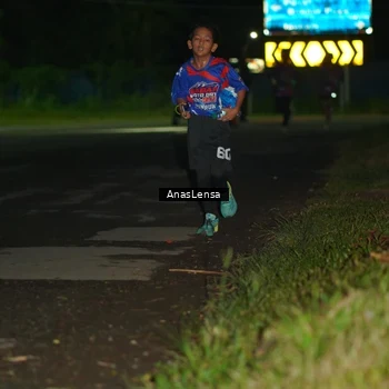 Runner Photo 6039130