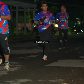 Runner Photo 6039158