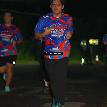Runner Photo 6039410