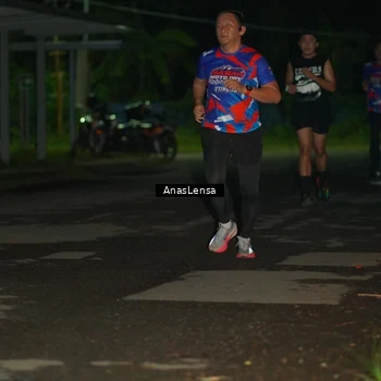 Runner Photo 6039438
