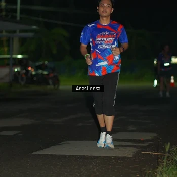 Runner Photo 6039496