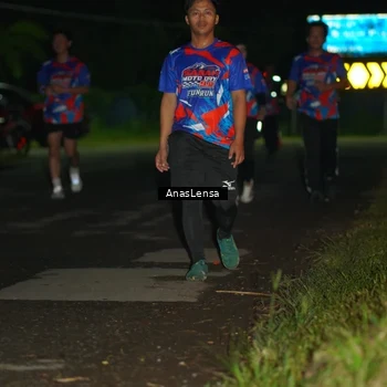 Runner Photo 6039640