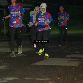 Runner Photo 6039692