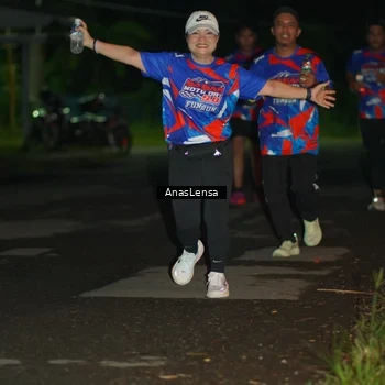 Runner Photo 6039746