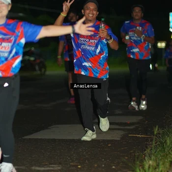 Runner Photo 6039758