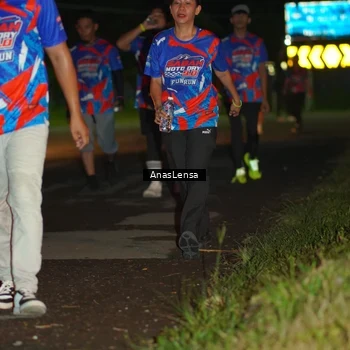 Runner Photo 6040002