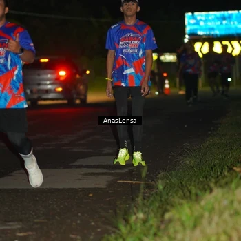 Runner Photo 6040008