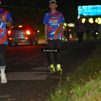 Runner Photo 6040018