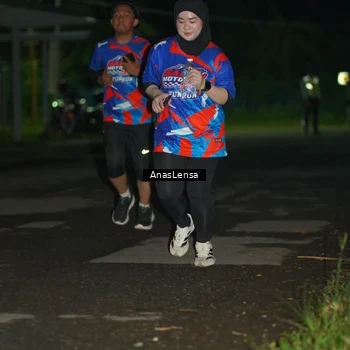 Runner Photo 6040048