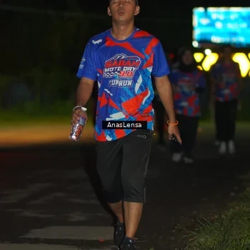 Runner Photo 6040059