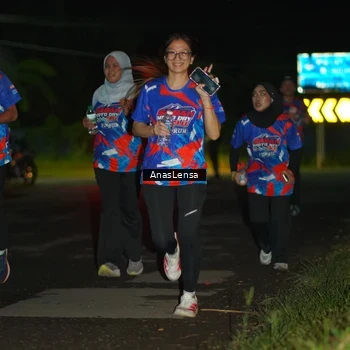 Runner Photo 6040073