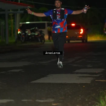 Runner Photo 6040188