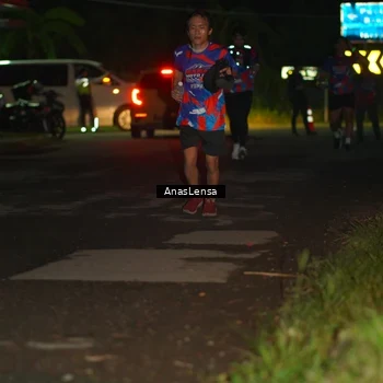 Runner Photo 6040205