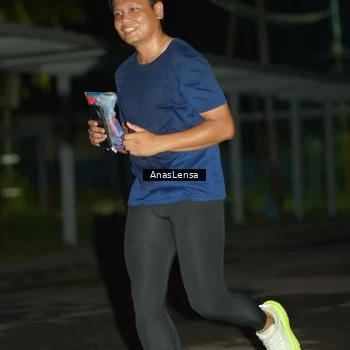 Runner Photo 6040335