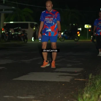 Runner Photo 6040356
