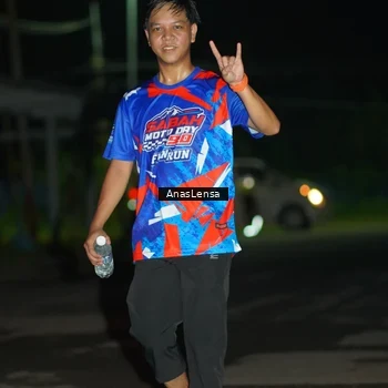 Runner Photo 6040435