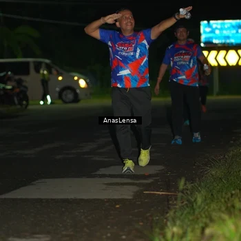 Runner Photo 6040467