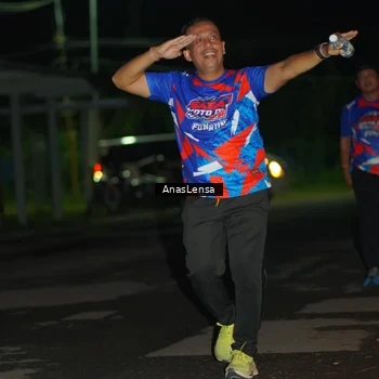 Runner Photo 6040512