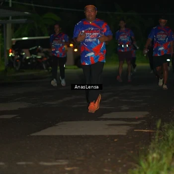 Runner Photo 6040598