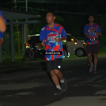 Runner Photo 6040608