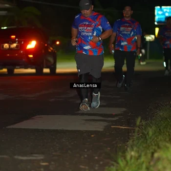 Runner Photo 6040780