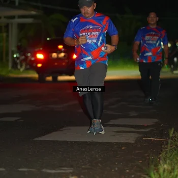 Runner Photo 6040801