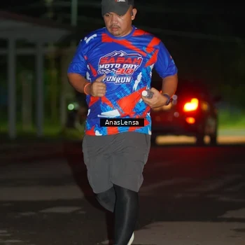 Runner Photo 6040811