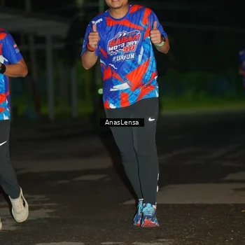 Runner Photo 6041018