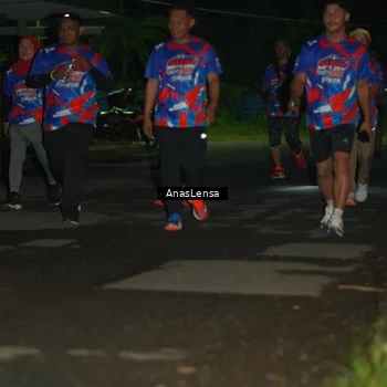 Runner Photo 6041045