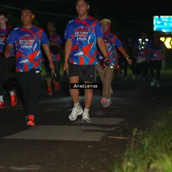 Runner Photo 6041053
