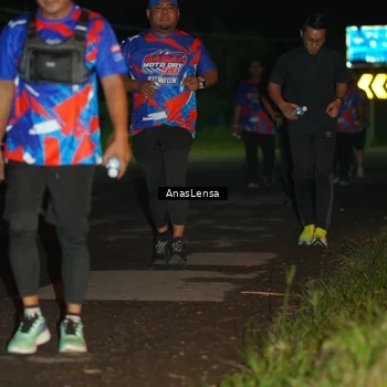 Runner Photo 6041105