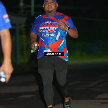 Runner Photo 6041116