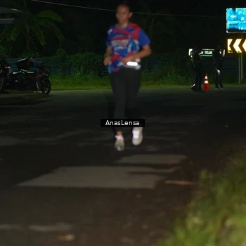 Runner Photo 6041175