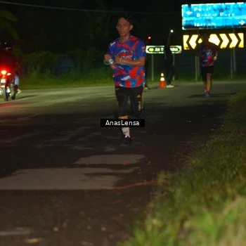 Runner Photo 6041699
