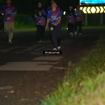 Runner Photo 6042423
