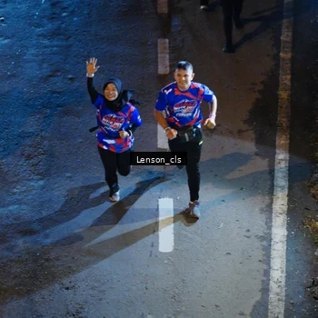Runner Photo 6042756